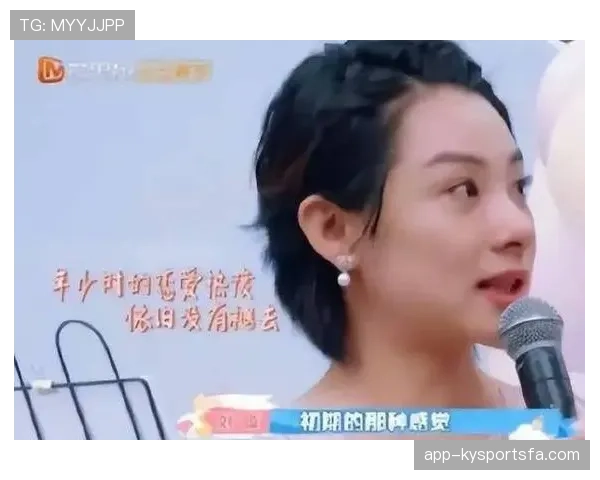 刘璇这日常比舞台还精致，家里灯光比秀场还讲究啊？