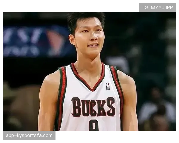 易建联逛菜市场像邻居大叔，刷卡那一刻收银台空气都凝固了